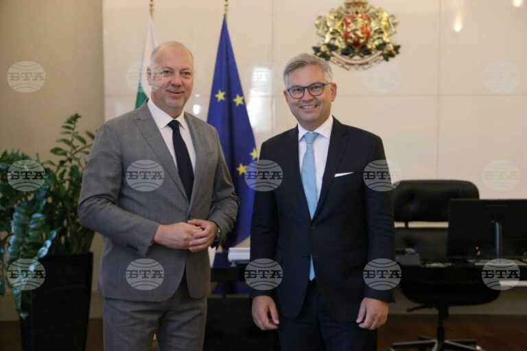 Охраната на външната европейска граница остава приоритет за България, заяви премиерът Росен Желязков пред еврокомисар Брунер