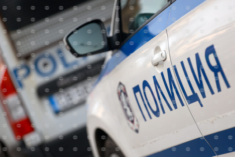 Бургазлия върна в полицията 9300 лева, взети от пенсионерка като "вноска за климатици", след съмнение, че е въвлечен в измама