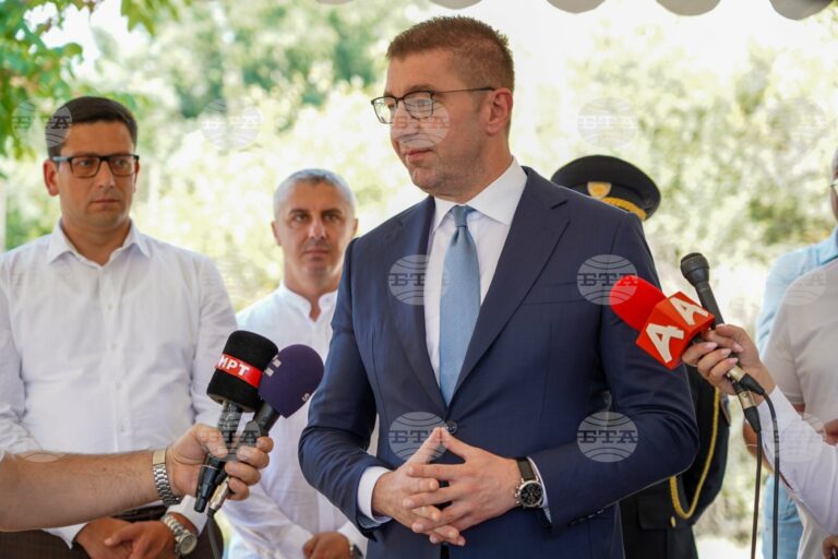 Има много евродепутати, които няма да гласуват за поправката, с която се заличават "македонската идентичност и език" от доклада на ЕП, заяви премиерът на Република Северна Македония