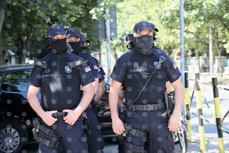 Нови арести в Белград заради гражданско неподчинение