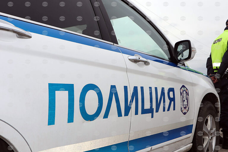 Ограничено е движението за тежкотоварни автомобили на път в Плевенска област заради катастрофа