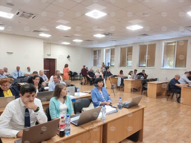 Общинският съвет в Панагюрище прие решения за социални услуги, нов пенсионерски клуб и временно управление на „Пазари и паркинги“